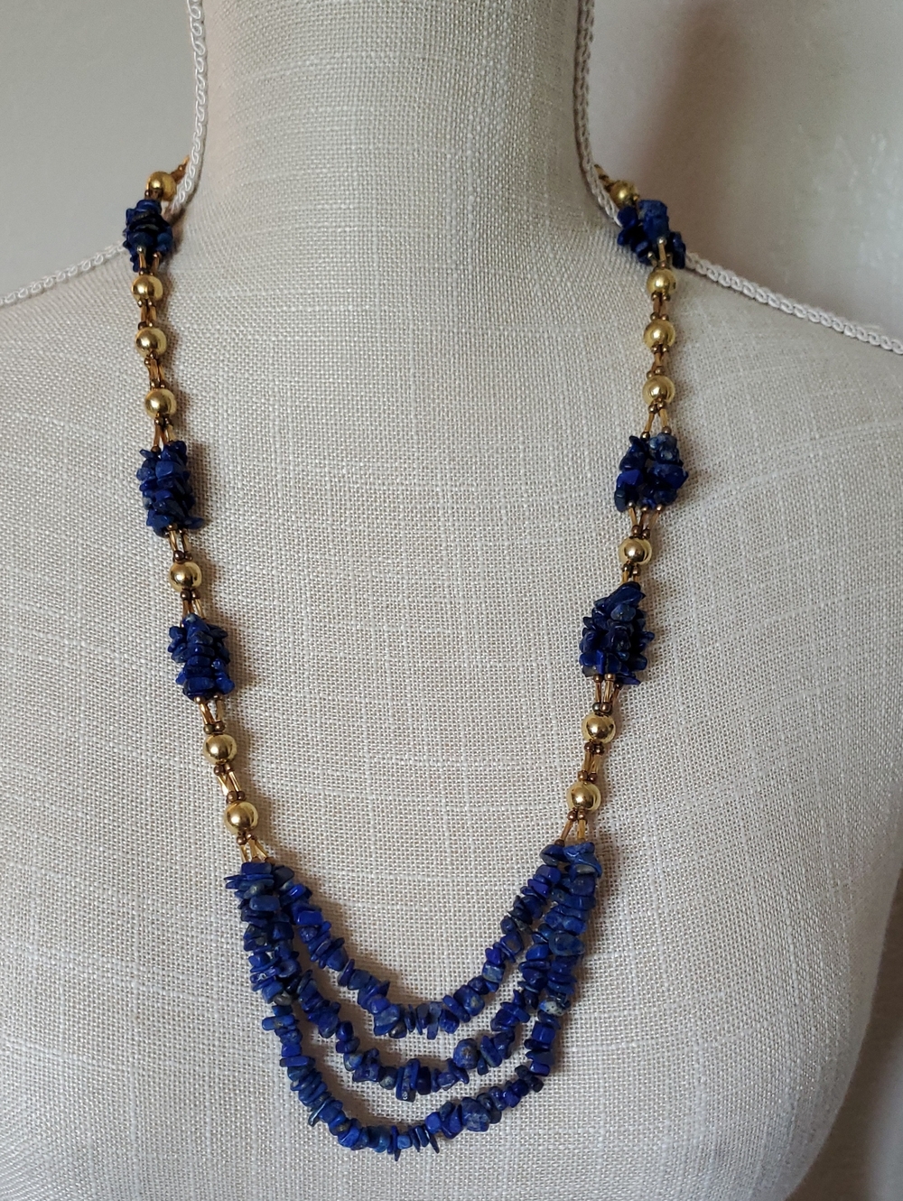 Vintage Gold and Blue Multi-Strand Lapis Lazuli Chip Beaded Necklace Twist Clasp